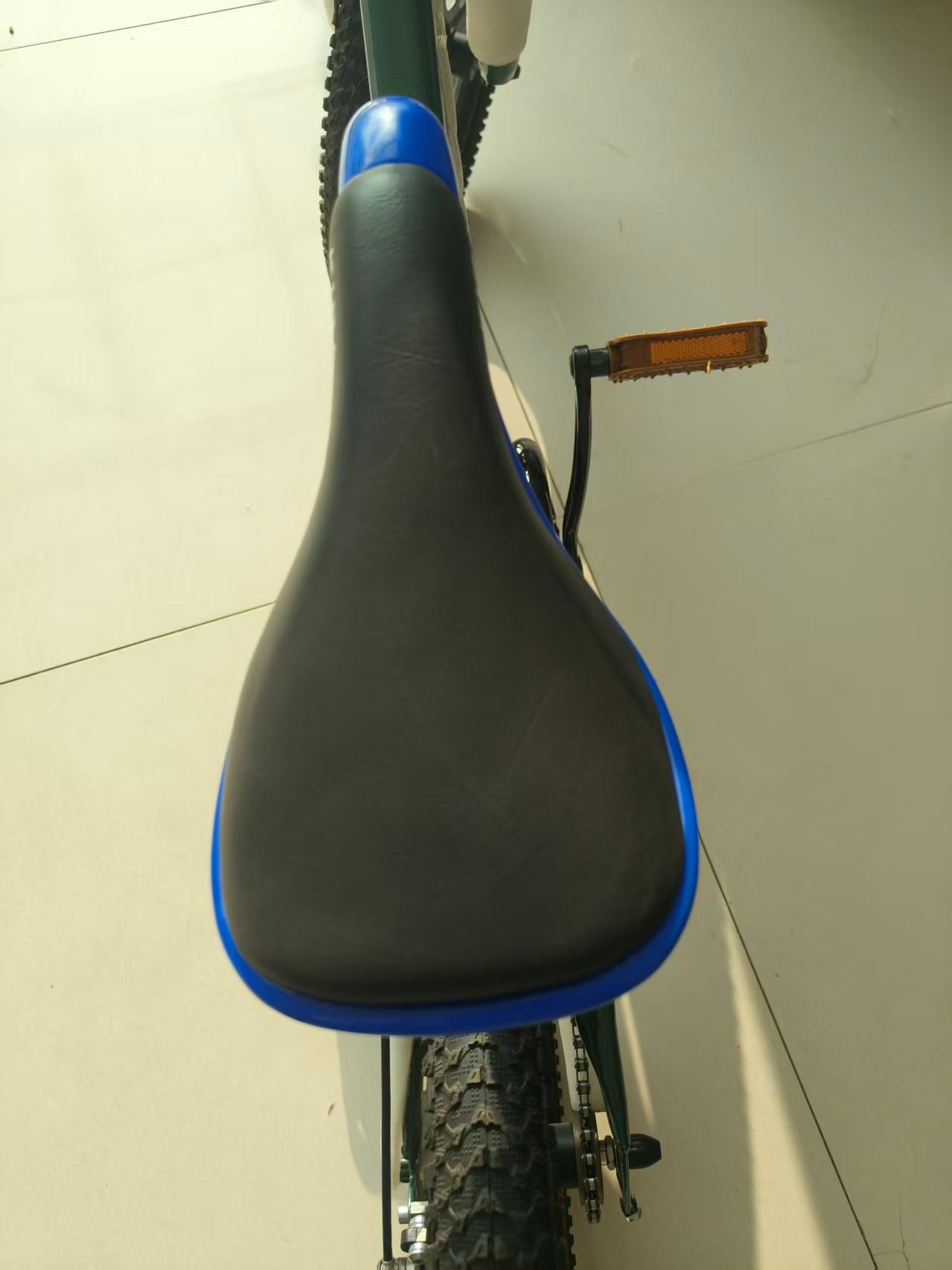 Road bike seat cushion breatha - مراجعة Cycling Commute Gear وسعره
