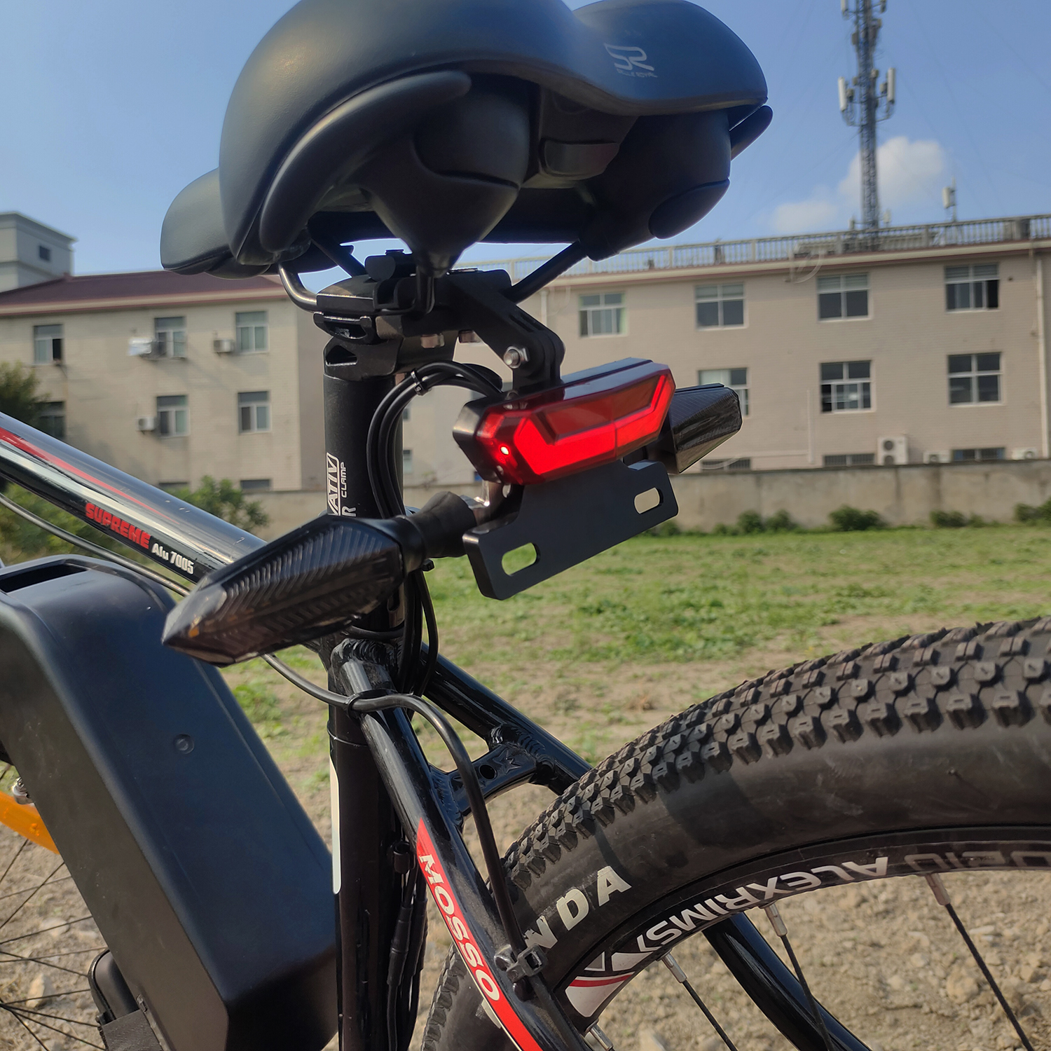 Electric Bicycle Waterproof Ca - مراجعة Bike Light Front Rear وسعره