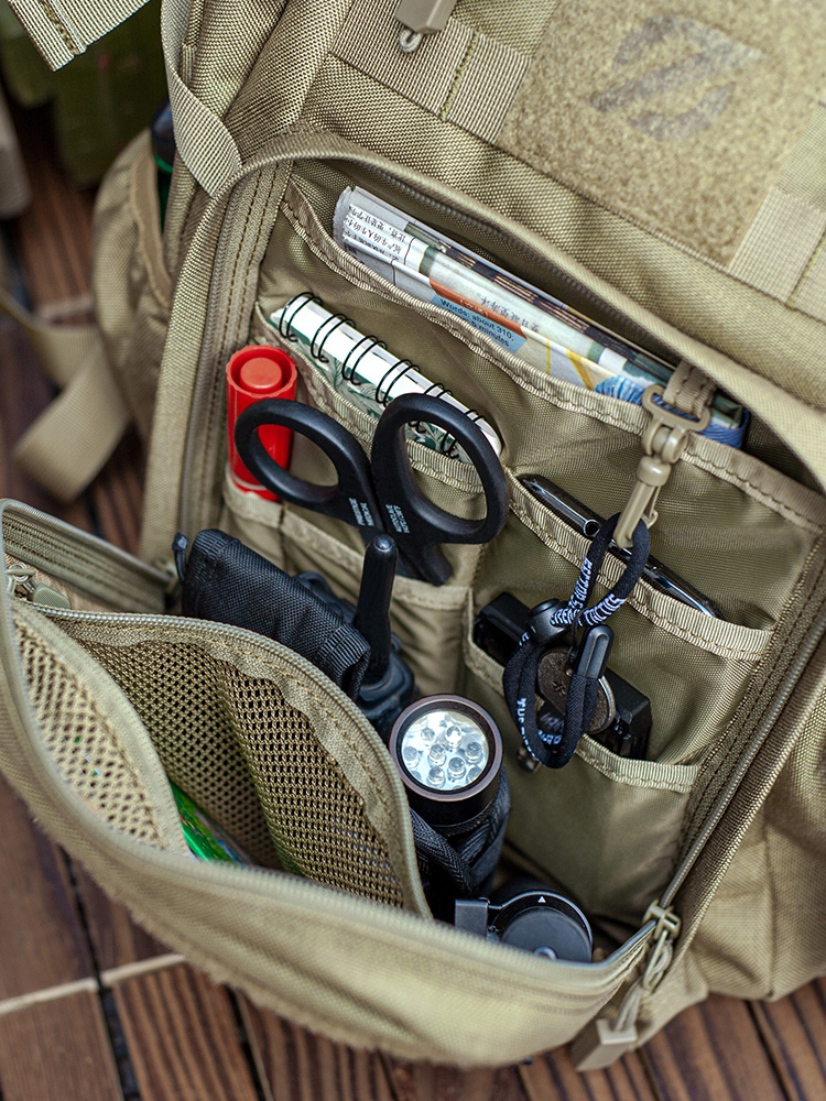 7th Honey Badger Tactical Back - مراجعة Cycling Commute Gear وسعره