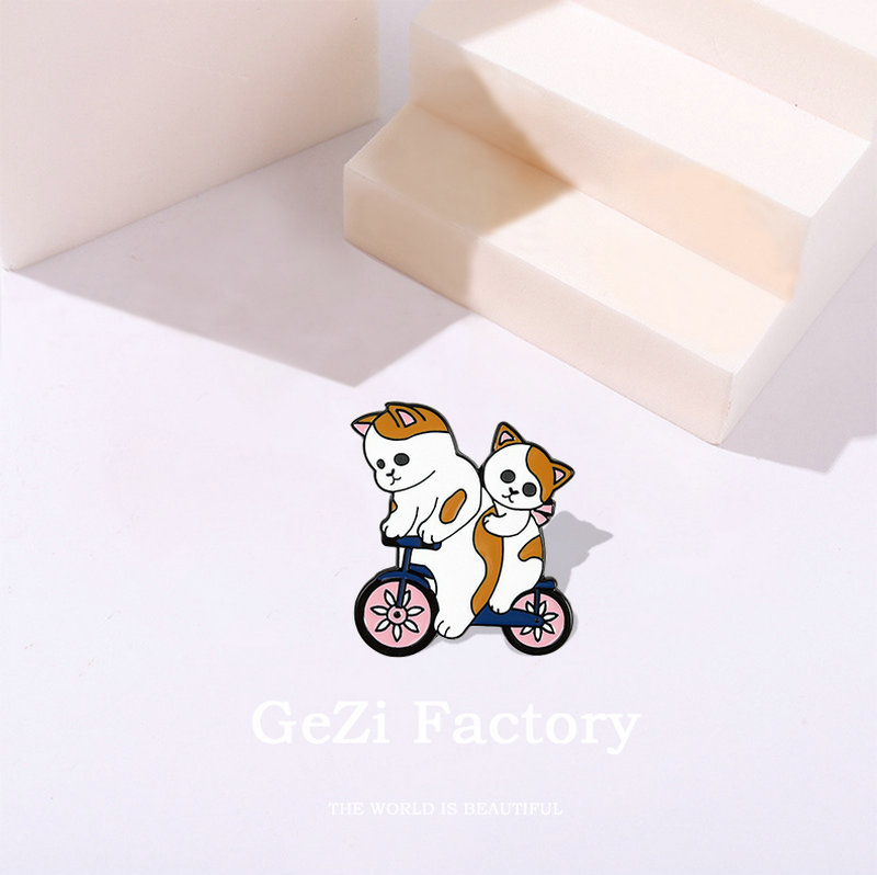 Funny Cats Enamel Pin Custom C - مراجعة Cycling Commute Bag وسعره
